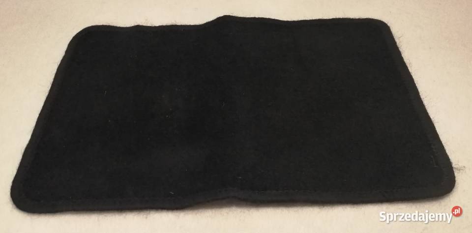Dywanik samochodowy czarny wycieraczka 30 x 44 Czeladź