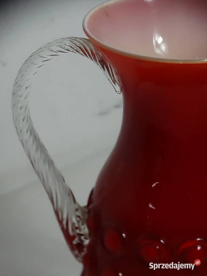 Piękny czerwony wazon vintage z uszami Szkło PRL Wazony Biłgoraj