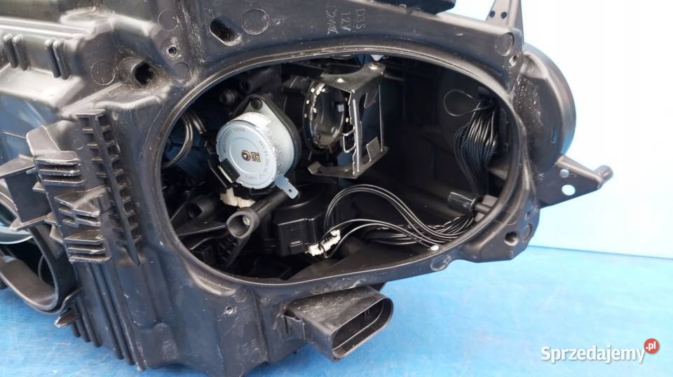 LAMPA LEWY PRZÓD XENON IGŁA 6913110261 PORSCHE Lampy przednie Nowy Tomyśl