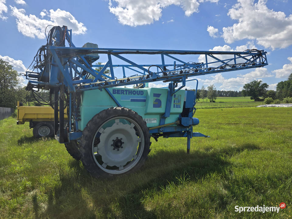 Opryskiwacz BERTHOUD MACK 32 DPA 3200 L 26 m sprzedam