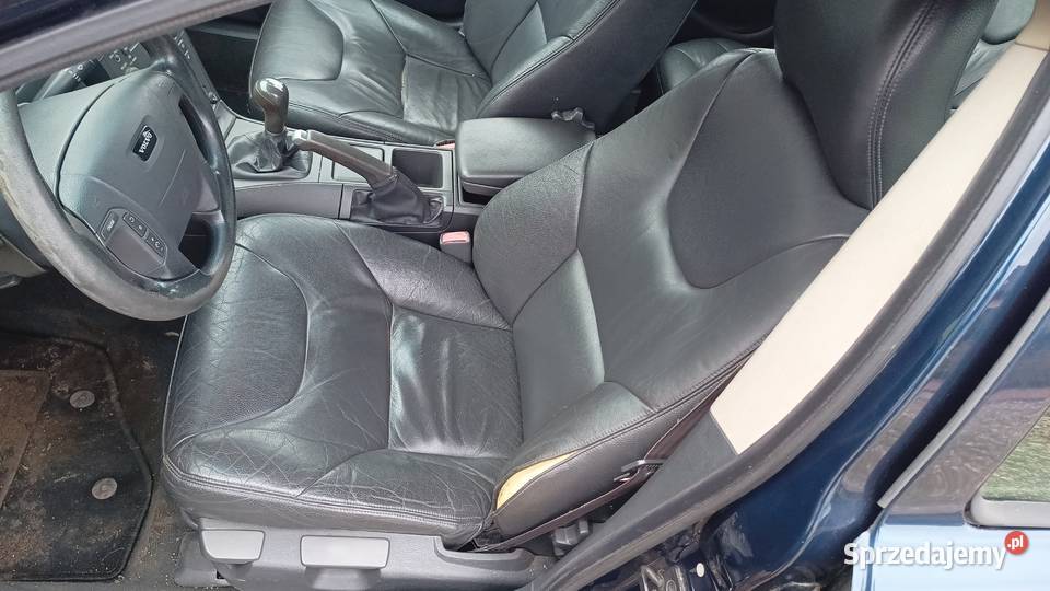 Części Volvo V70 z 2002 roku 24i 140 kod lakieru warmińsko-mazurskie Kętrzyn
