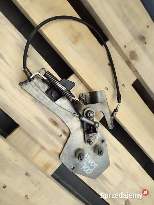 Mechanizm otwierania maski Fendt Serii 700 Wilkowo