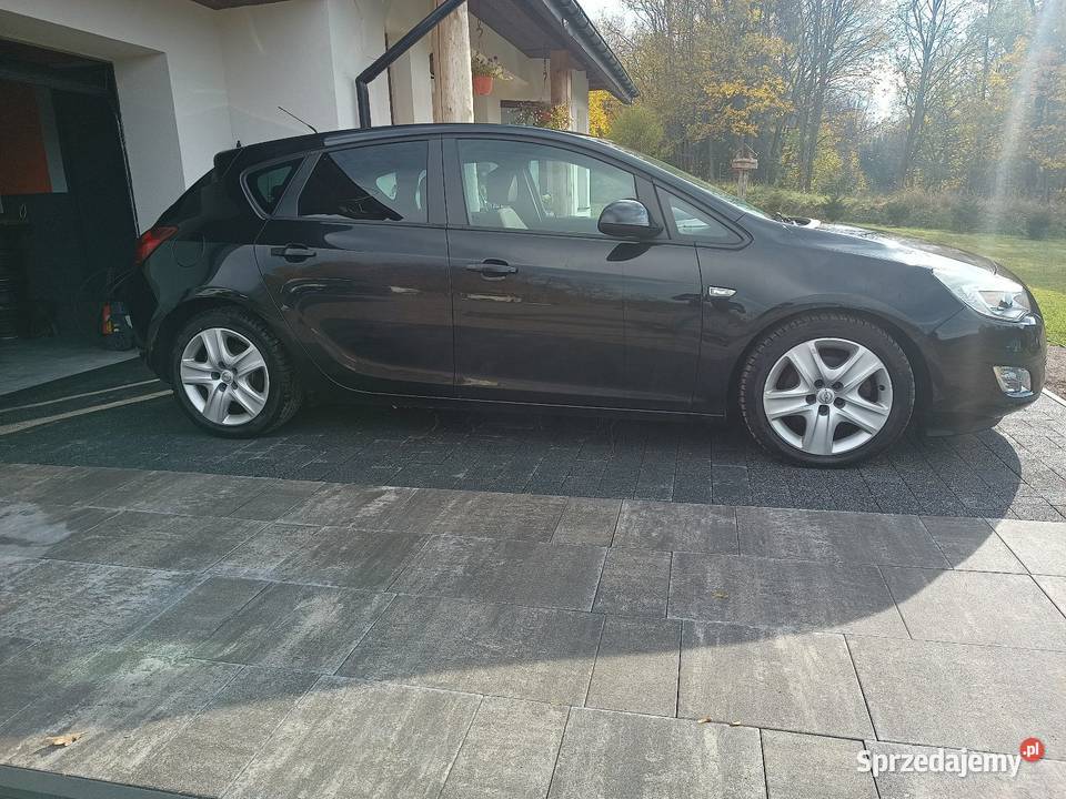 Opel Astra J 2011 17cdti Astra Wałbrzych