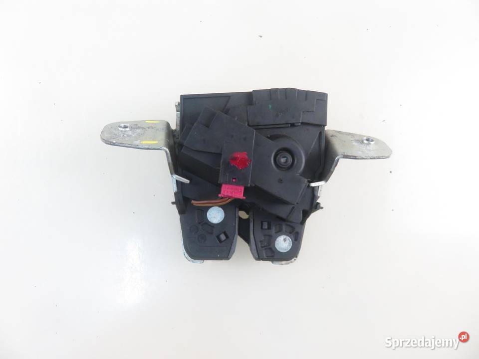 ZAMEK KLAPY MERCEDES S204 KOMBI 2047400335