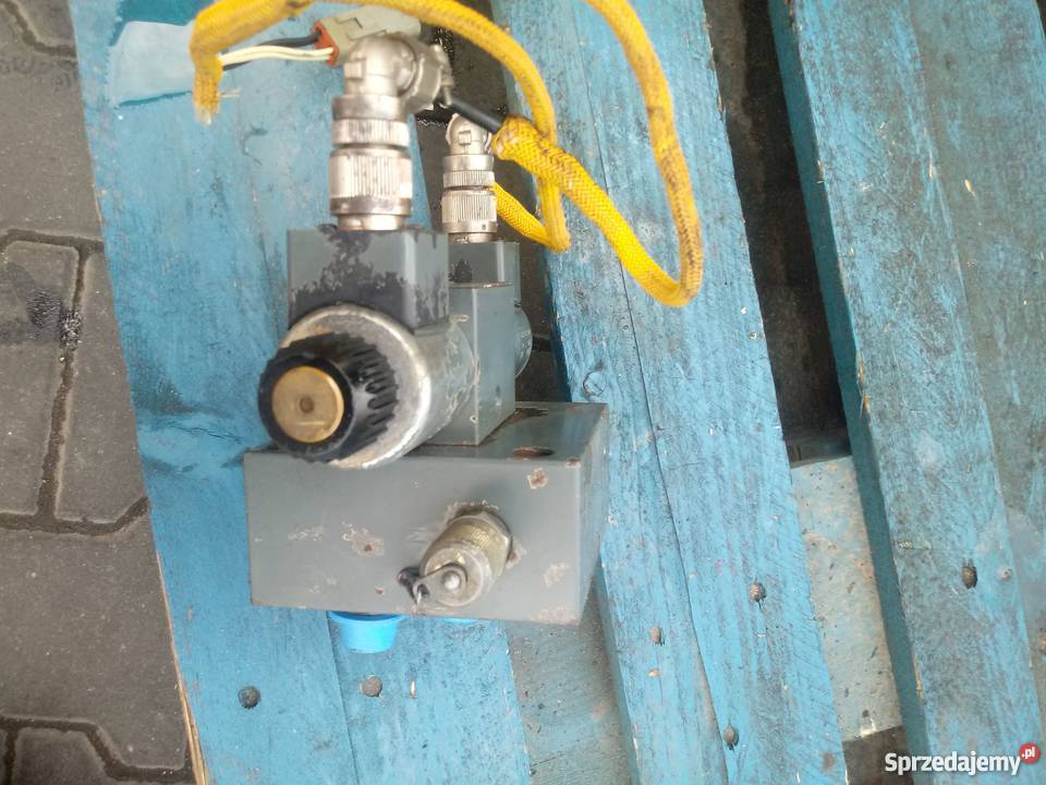 Kostka Bosh R469 688 810 091 353 zawór Kielce sprzedam