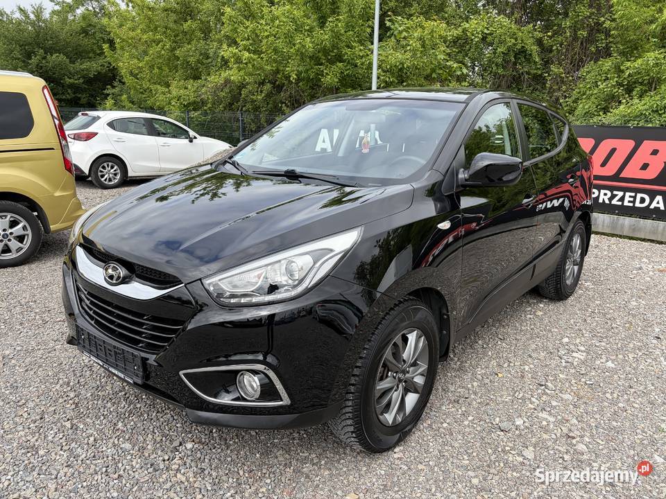 Hyundai ix35 ładny bez rdzy Niemcy benzyna hak Trześń