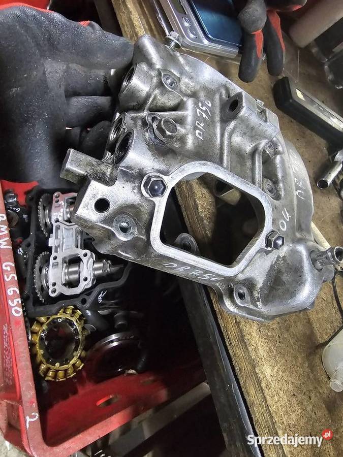 Suzuki DR 750 pokrywa głowicy dekiel głowica sprzedam