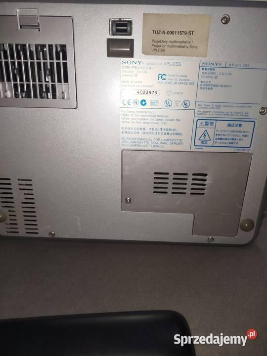 Projektor LCD Sony VPLCS5 800X600 px1800 ANSI