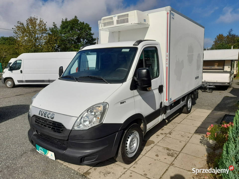 Iveco Daily 35S11 kontener izoterma z windą biały Lipiany sprzedam
