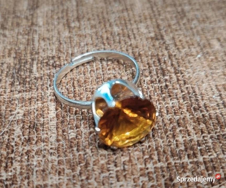 Pierścionek brązowe oczko