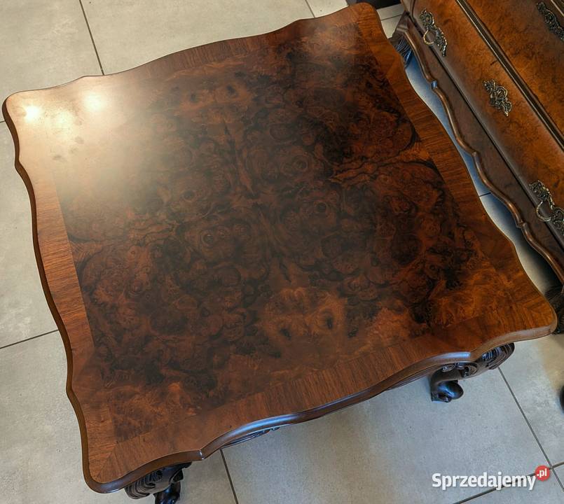 Pięknie zdobiony stolik sklep Dąbrowa Górnicza Antyki, Sztuka, Kolekcje