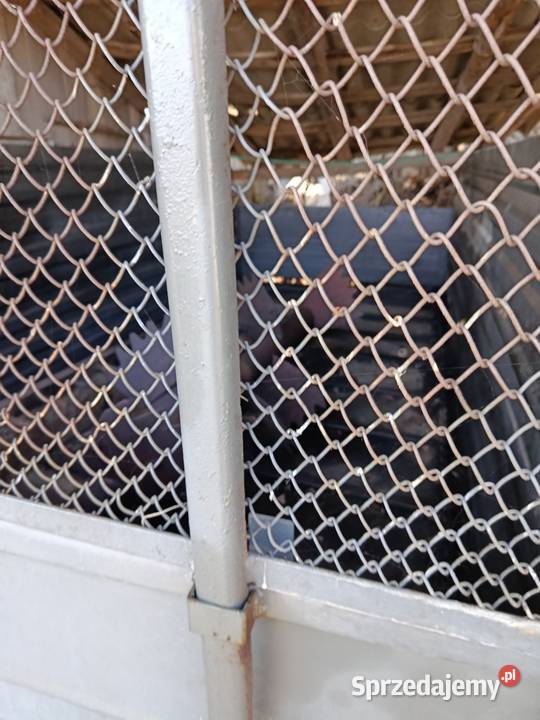 rozrzutnik obornika 4 tony 2 osiowy nieuszkodzony