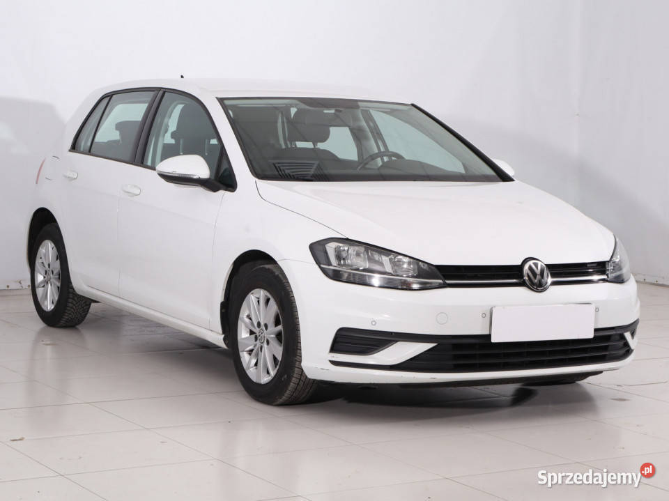 VW Golf 10 TSI