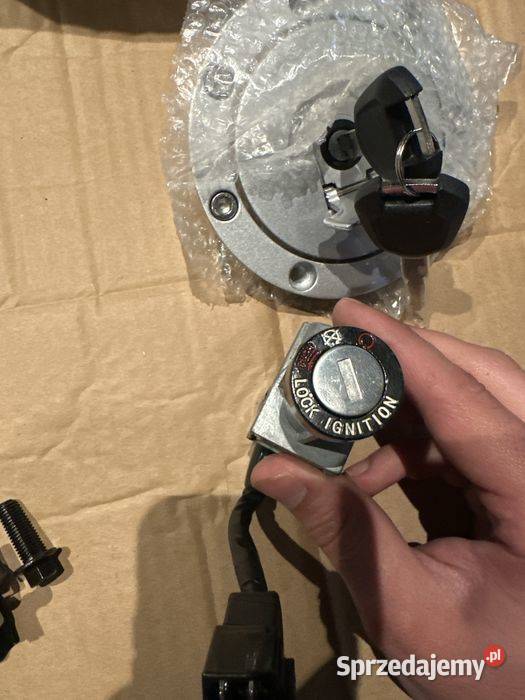 Stacyjka Korek Wlewu Zamek RIVERO MONZA 125 ZXN Pozostałe Części i akcesoria motocyklowe Poznań