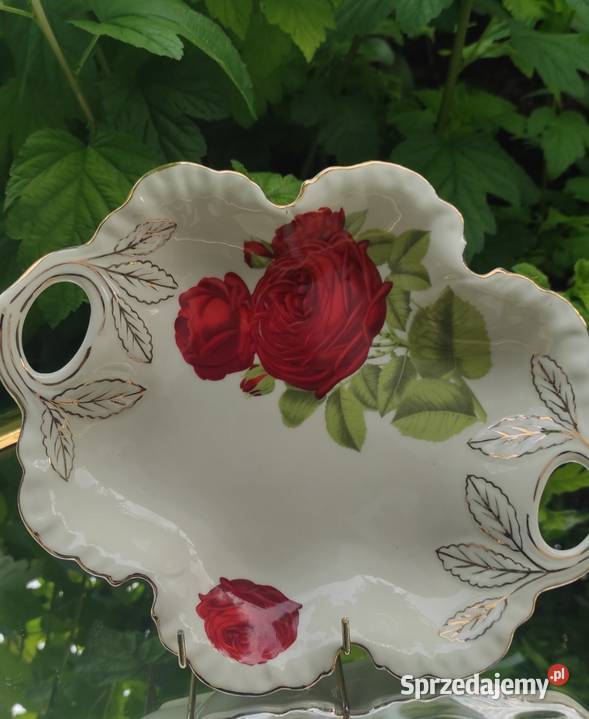 WYKWINTNA PATERA Z PORCELANY Z UCHWYTAMI RELIEFY Porcelana i szkło Pabianice