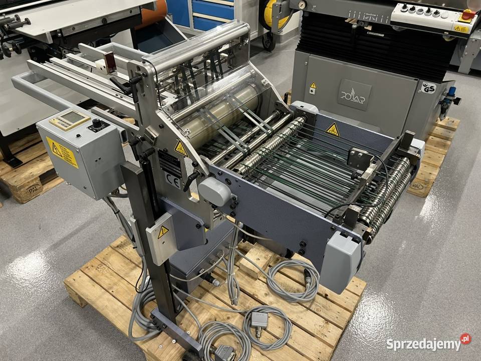 Wykładanie do falcerki w stosie Heidelberg STA M Radom