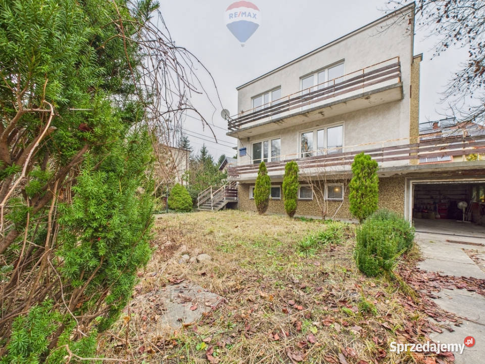 Dom wolnostojący z ogrodem i kominkiem Wawer balkon Warszawa