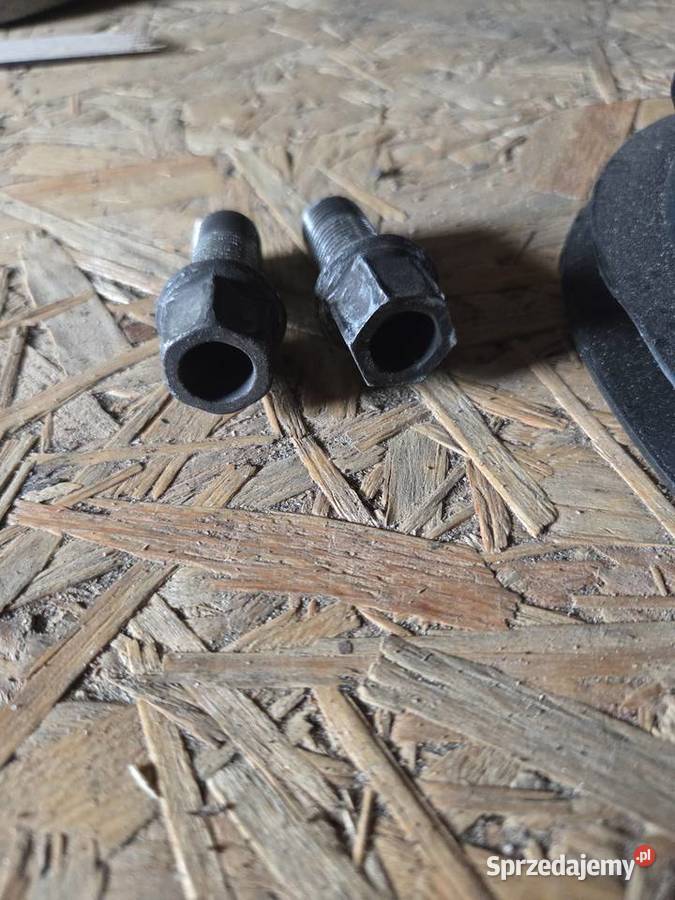 Śruby szpilki kół 28mm M14x15 klucz 17 Chojnice