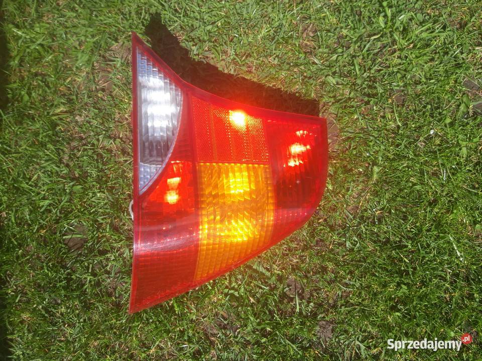 Lampa prawy tył Focus mk1 sedan Oświetlenie Kielce