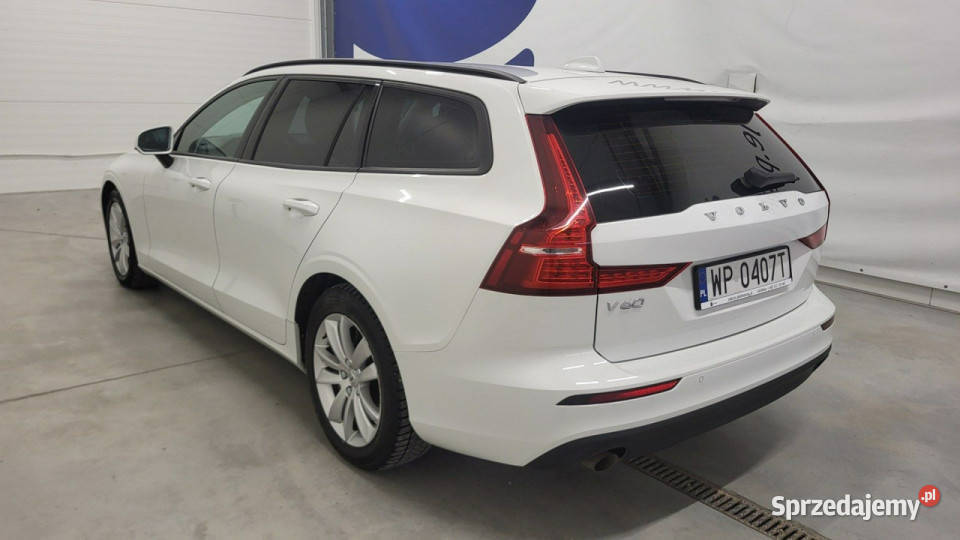 Volvo V60 B3 B Momentum Core aut II 2018 Grójec sprzedam