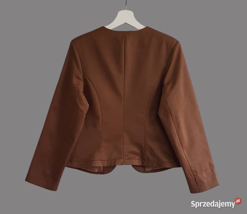 Damski elegancki brązowy żakiet z długim rękawem