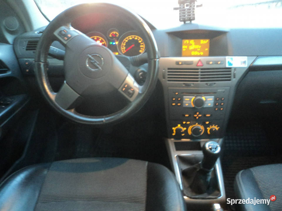 Opel Astra sprzedam ładnego OPLA ASTRE STATION możliwa zamiana Lublin