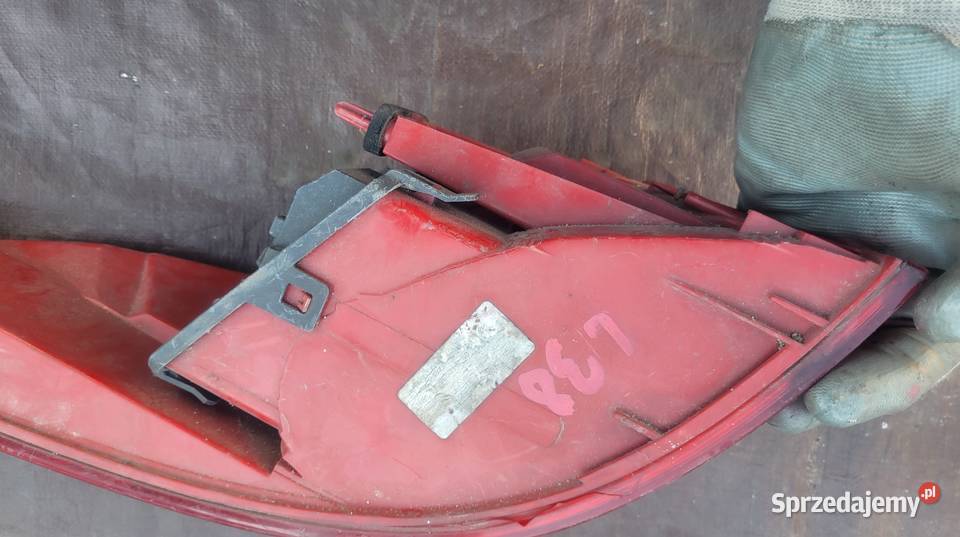 PEUGEOT 607 LIFT LAMPA PRAWY TYŁ osobowe Ruda Śląska