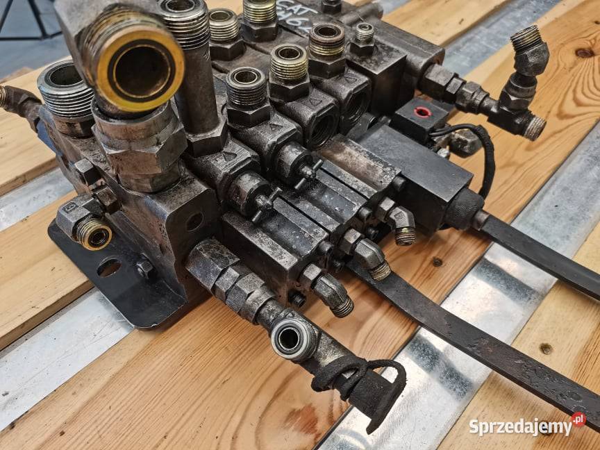 Rozdzielacz hydrauliczny CAT TH 62 Wilkowo
