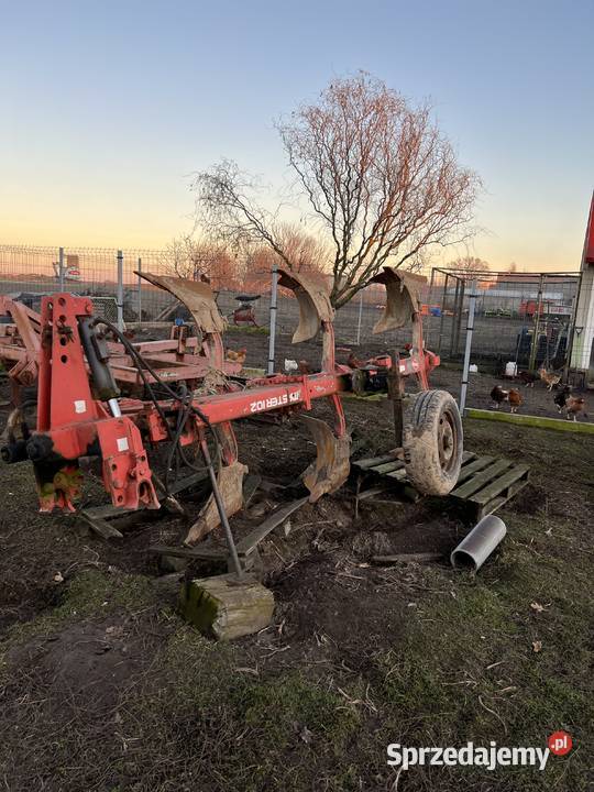Pług obrotowy 3 skibowy kuhn Pługi Smolna