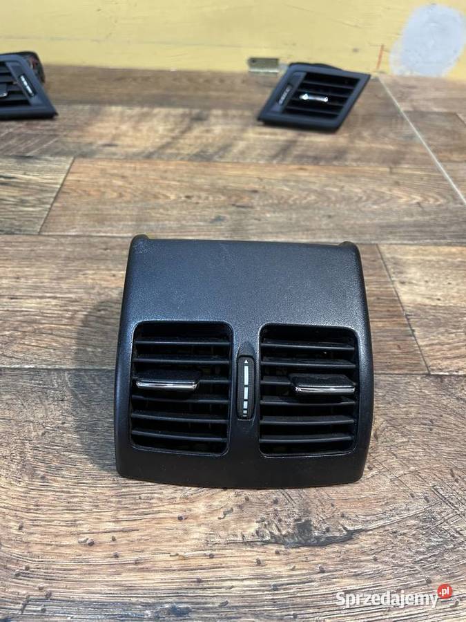 Panel klimatyzacji kratki nawiewu Mercedes C207 Smerdyna