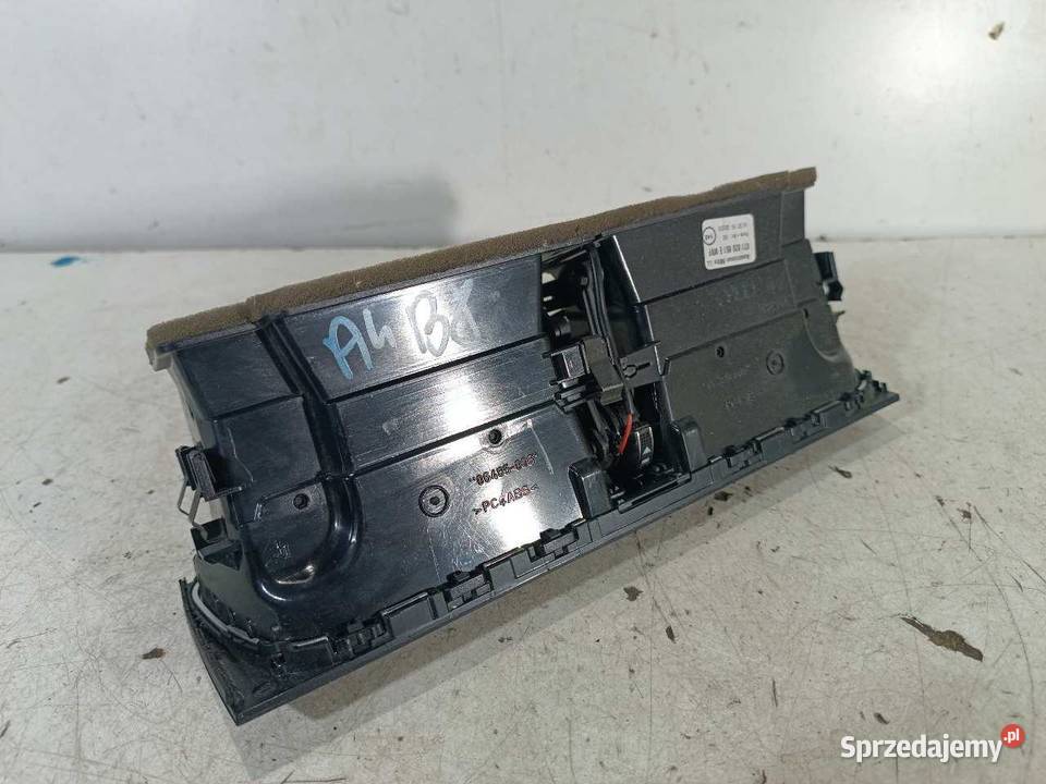 KRATKA NAWIEWU ŚRODKOWA AUDI A4 B8 8T1820951E