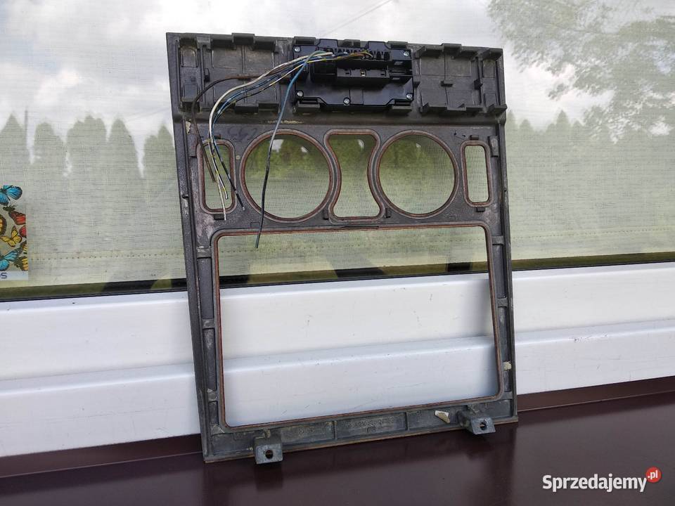 Mercedes W210 ramka radio 2 DIN A2106802536 Sieradz