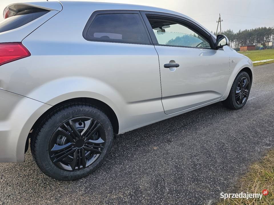 Kia Ceed 16 benzyna Rok produkcji 2008 łódzkie Chotynin