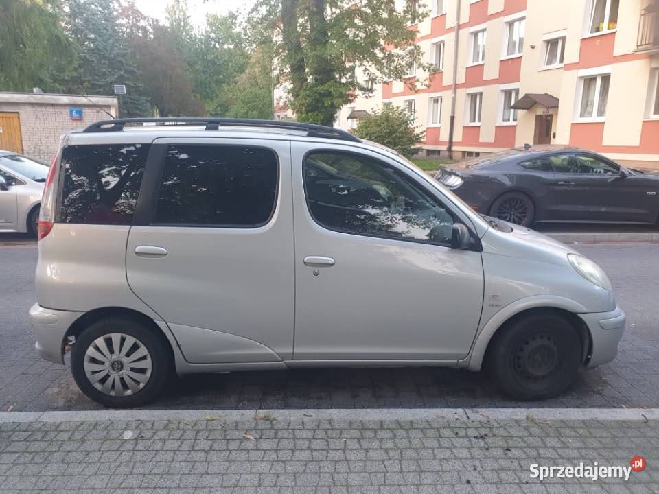 TOYOTA YARIS VERSO 13benzyna uszkodzony Warszawa
