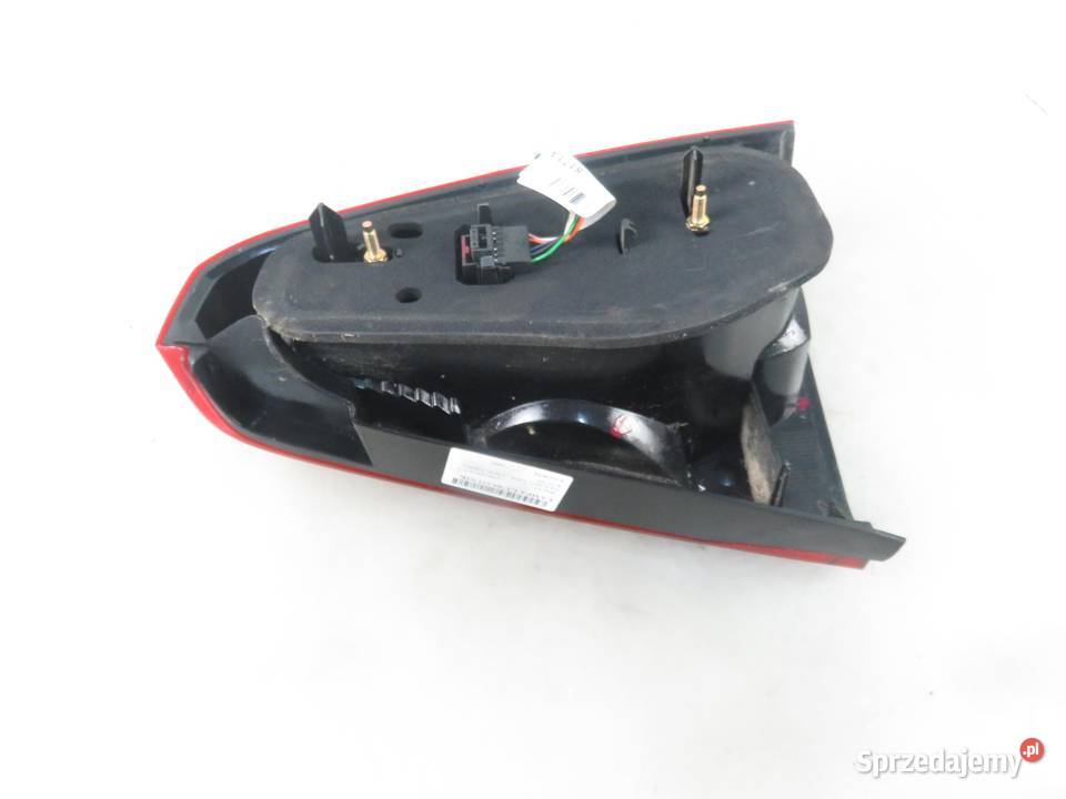 LAMPA LEWA TYLNA DACIA LOGAN 8200211020 osobowe