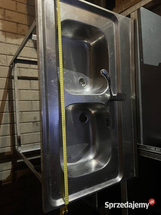 Zlew dwukomorowy z baterią