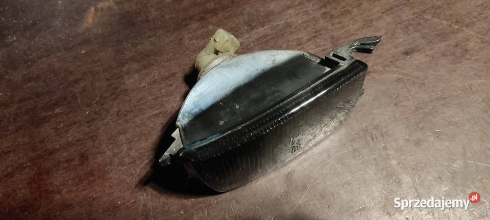 Golf 3 kierunkowskaz czarny prawy przód Depo Stalowa Wola