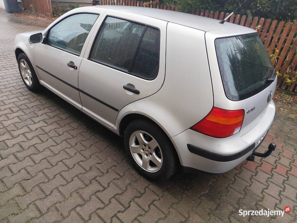 VW GOLF MK4 1999 14 Benz Super stan srebrny Płock