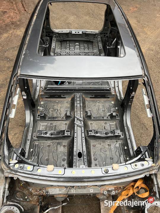 BMW X1 F48 DACH POSZYCIE DACHU SŁUPKI PANORAMA
