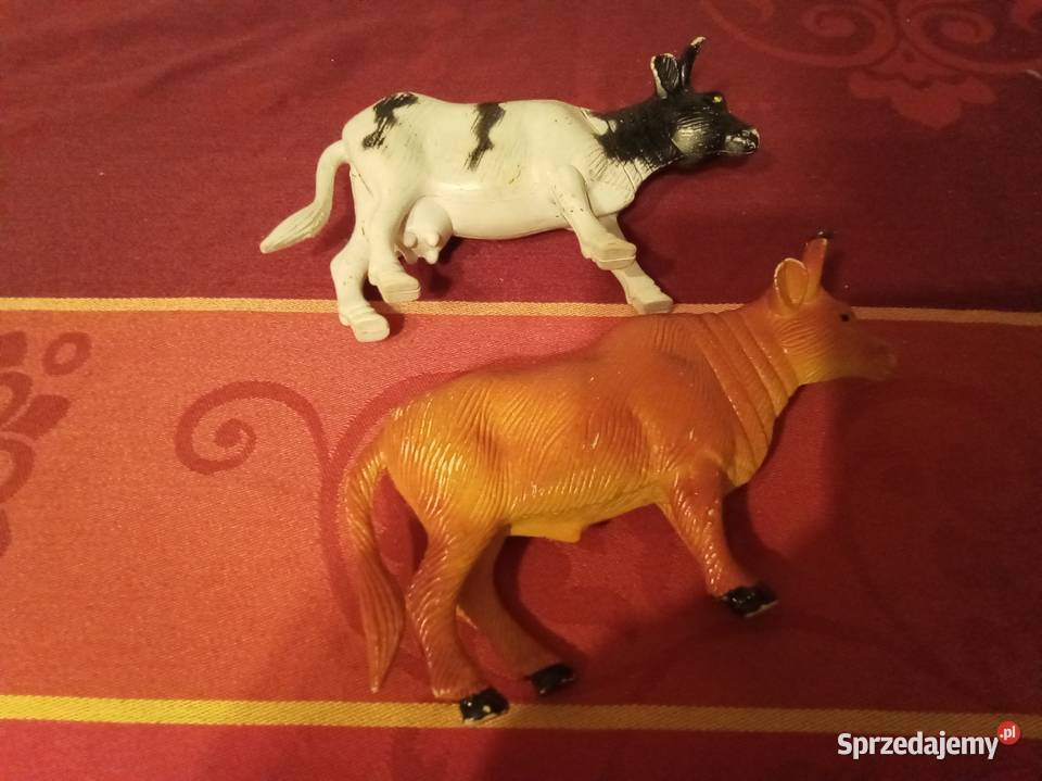 Krowy i pies figurki średniej wielkości Vintage Zabawki Warszawa
