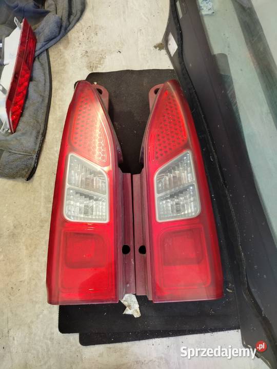 lampy tył peugeot partner tepee osobowe Przybiernów
