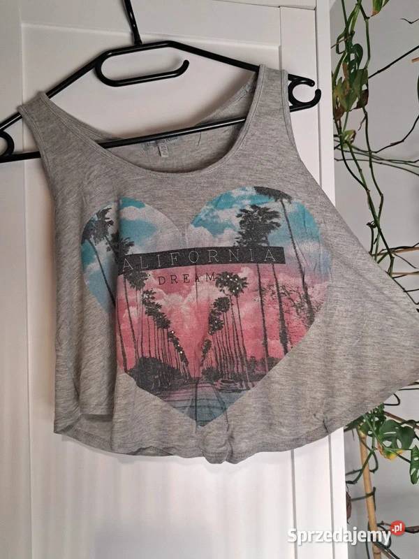 Luźny crop top Charlotte Russe z motywem