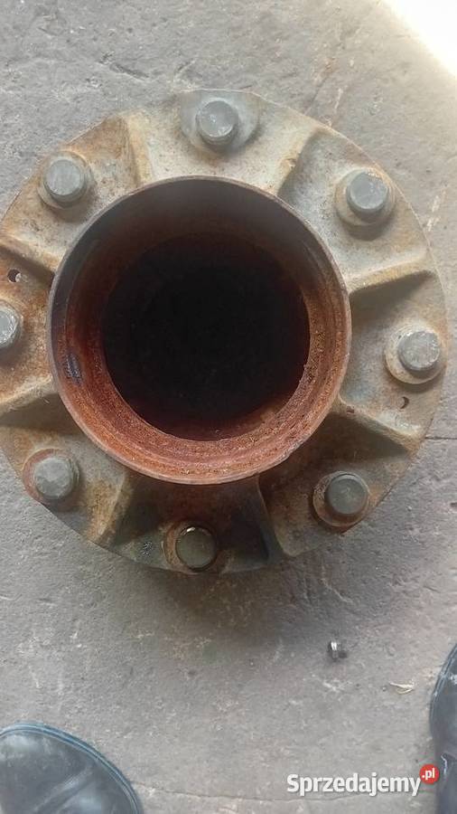 Piasta koła na 8 szpilek do stRa przyczepy Chełm