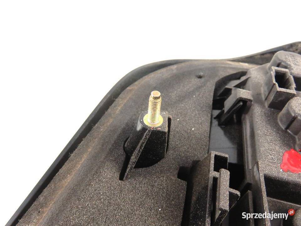 LAMPA LEWA TYLNA VW GOLF IV 1J6945111S