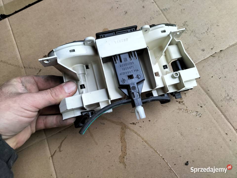 OPEL ASTRA F ŚRODKOWY PANEL NAWIEWU sprzedam