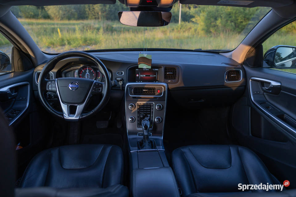Volvo V60 I 24 AWD Hybrid 2014 r 283 skórzana tapicerka Kartuzy