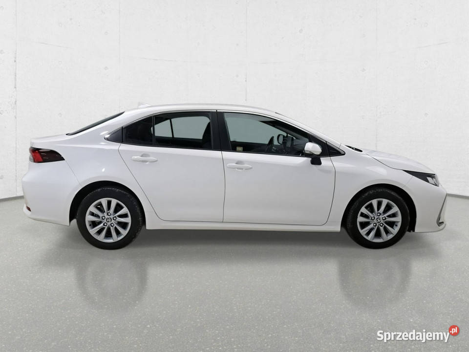Toyota Corolla Seria E16 2012 Sedan / Limuzyna dolnośląskie Komorniki