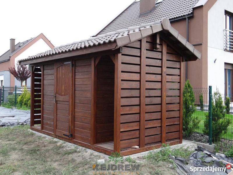 Domek z dwiema małymi drewutniami Pamela Piła Pierwsza