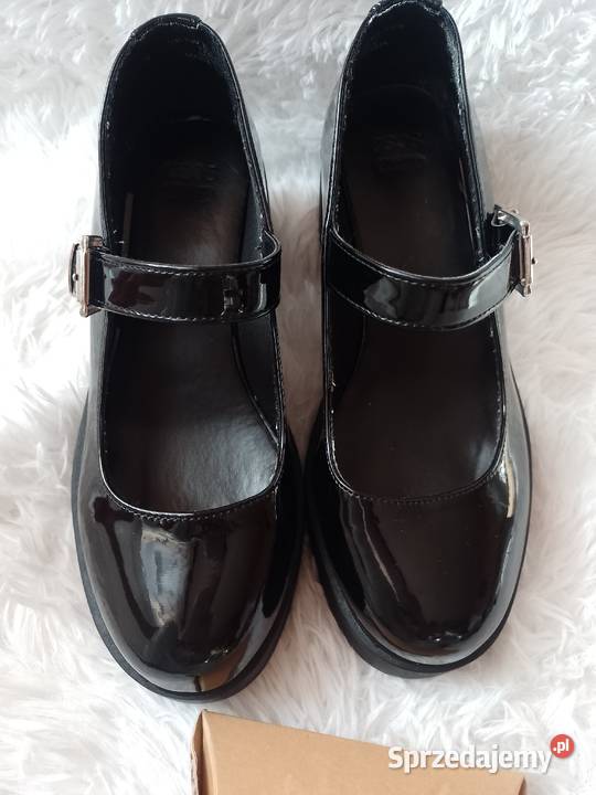 3940 ASOS Design Czółenka z zapięciem z Londynu Asos Kraków