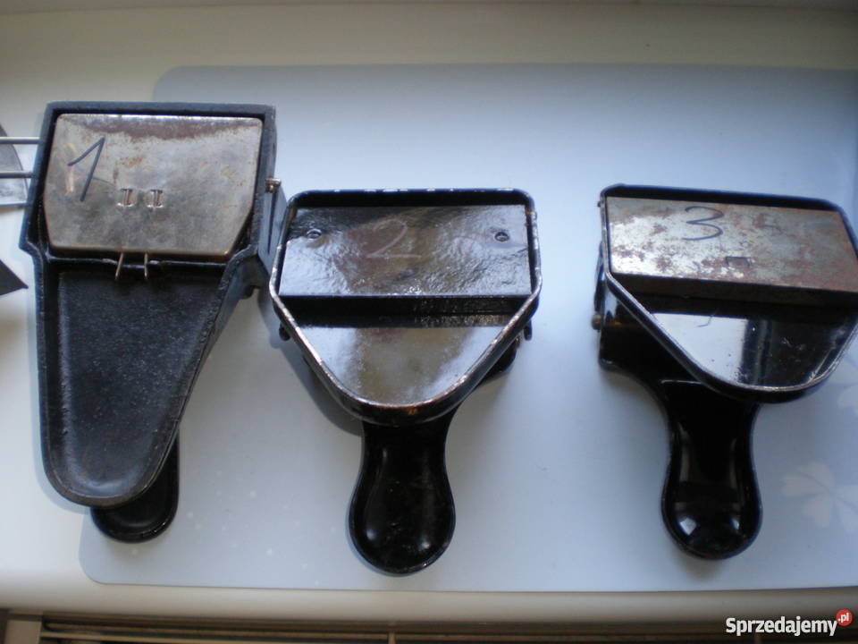 Zabytkowy stylowy ciężki dziurkacz biurowy Barlinek